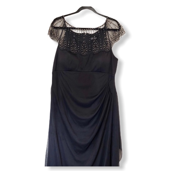 black dress size 18